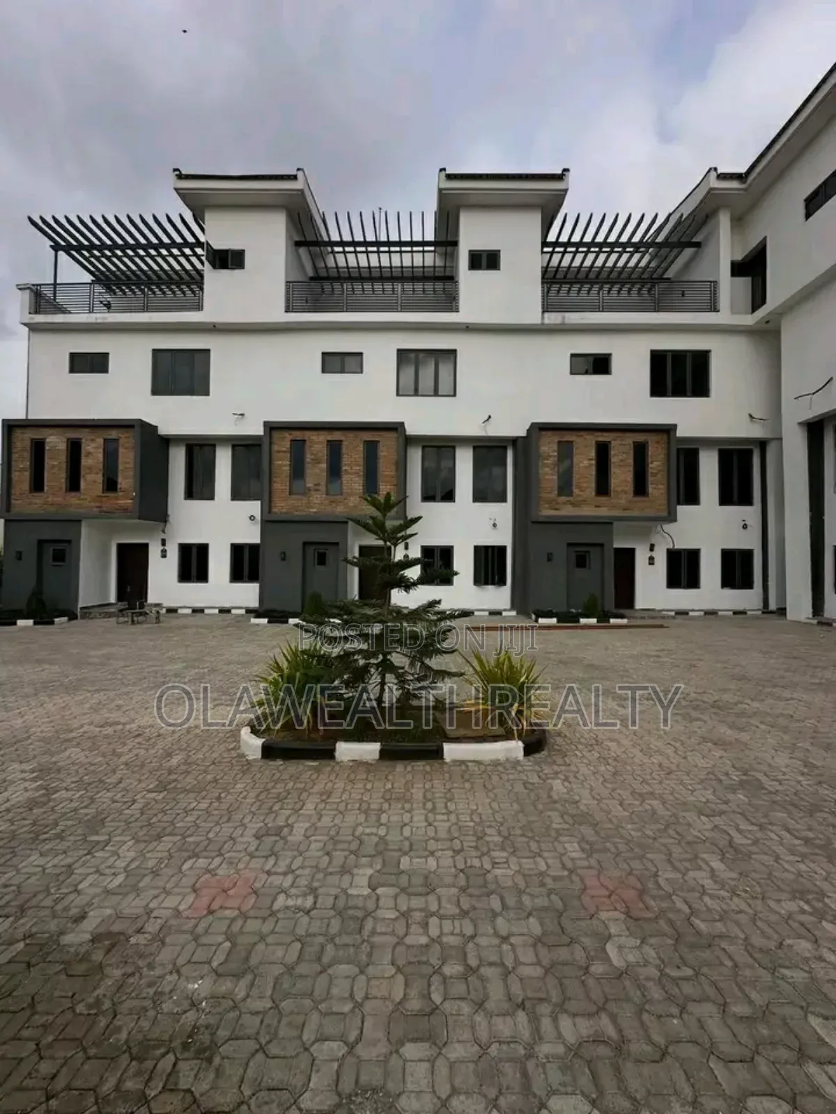 4bdrm Duplex in Jahi for sale in Jahi