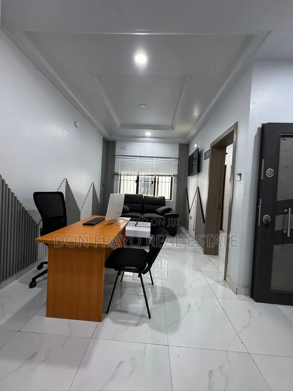 3 Rooms Office Space With Furnitures To Let At New Bodija Ibadan in Bodija