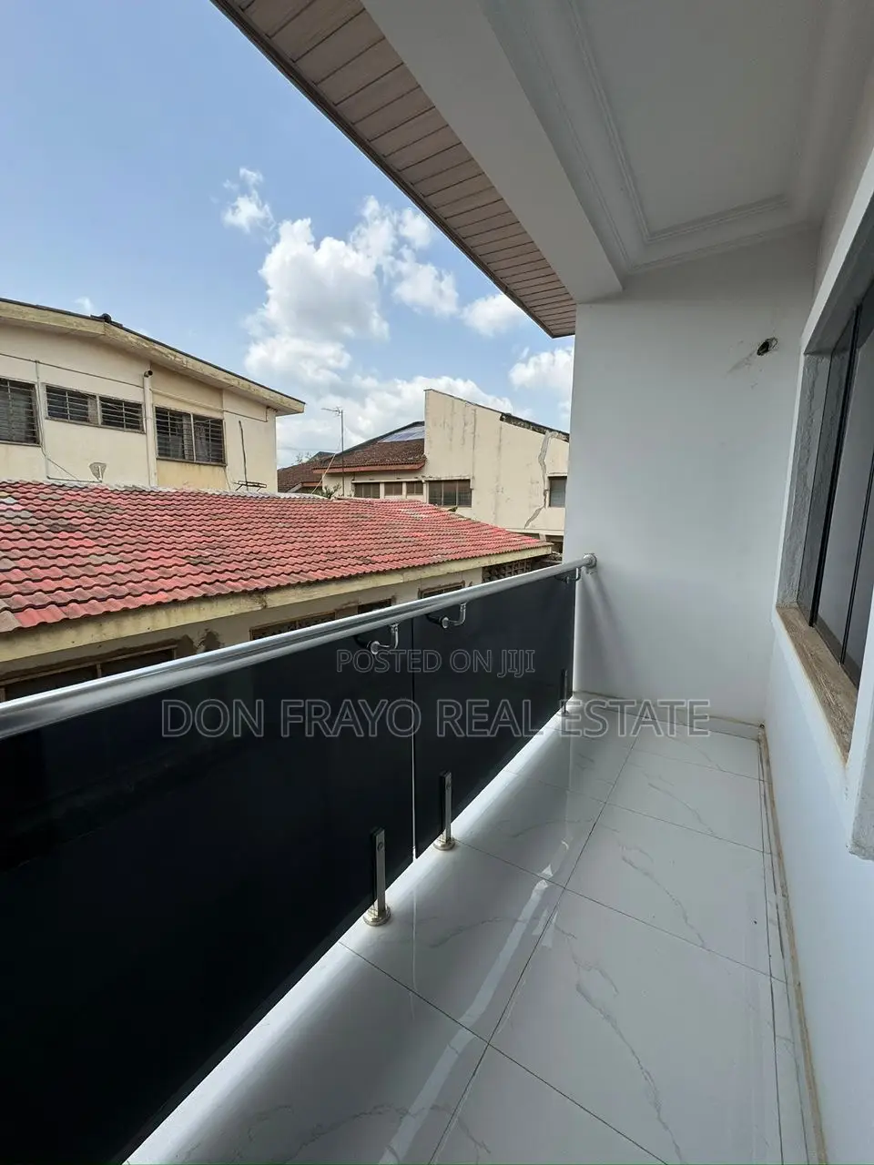 3 Rooms Office Space With Furnitures To Let At New Bodija Ibadan in Bodija