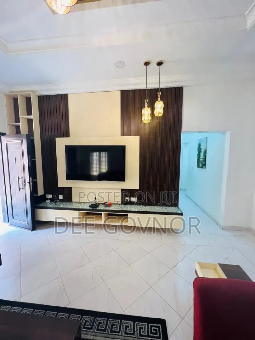 Furnished 2bdrm Apartment in Ikate Freedomway, Lekki Phase 2 for rent in Lekki Phase 2