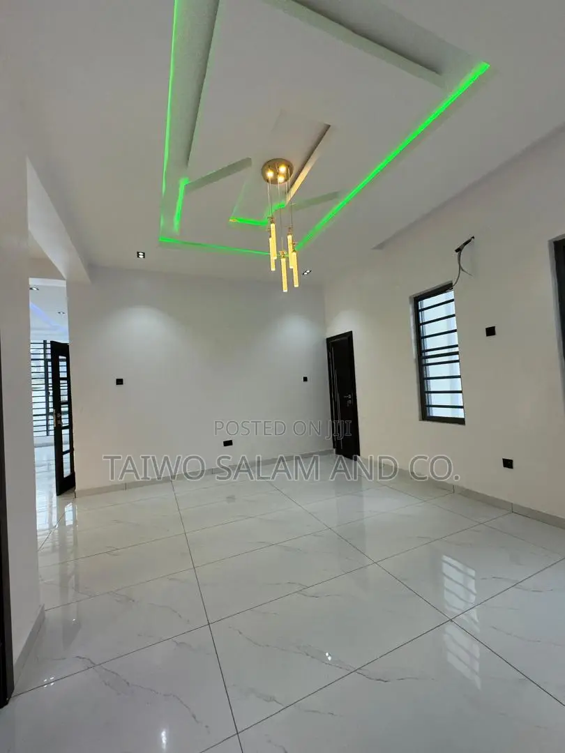 4bdrm Duplex in Akobo for sale in Akobo