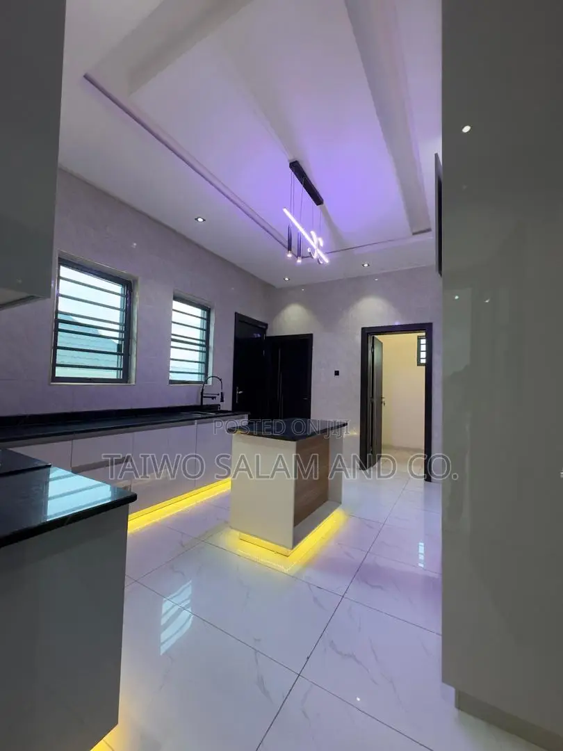 4bdrm Duplex in Akobo for sale in Akobo