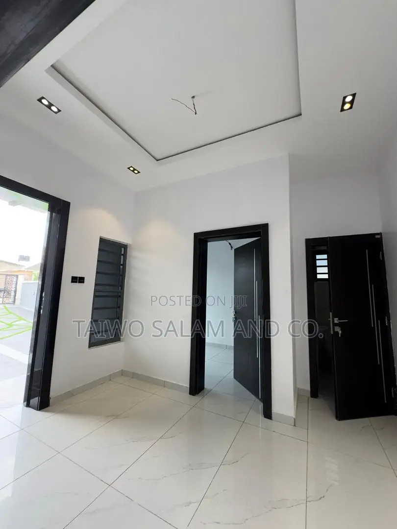 4bdrm Duplex in Akobo for sale in Akobo