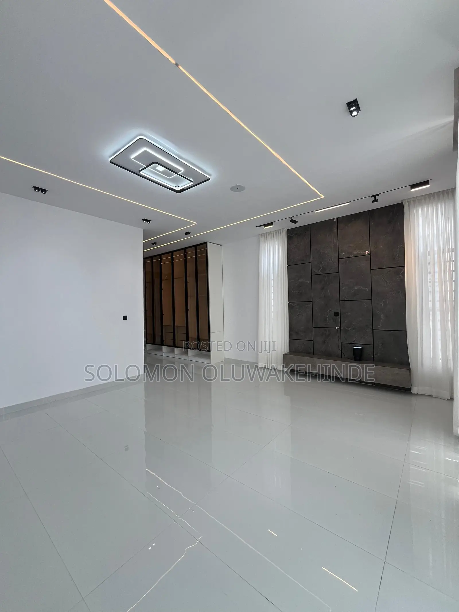 5bdrm Duplex in Ikota for sale in Ikota
