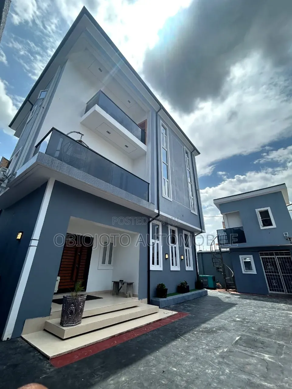 Shortlet - Fully Furnished 4-Bedroom Duplex in Okuru