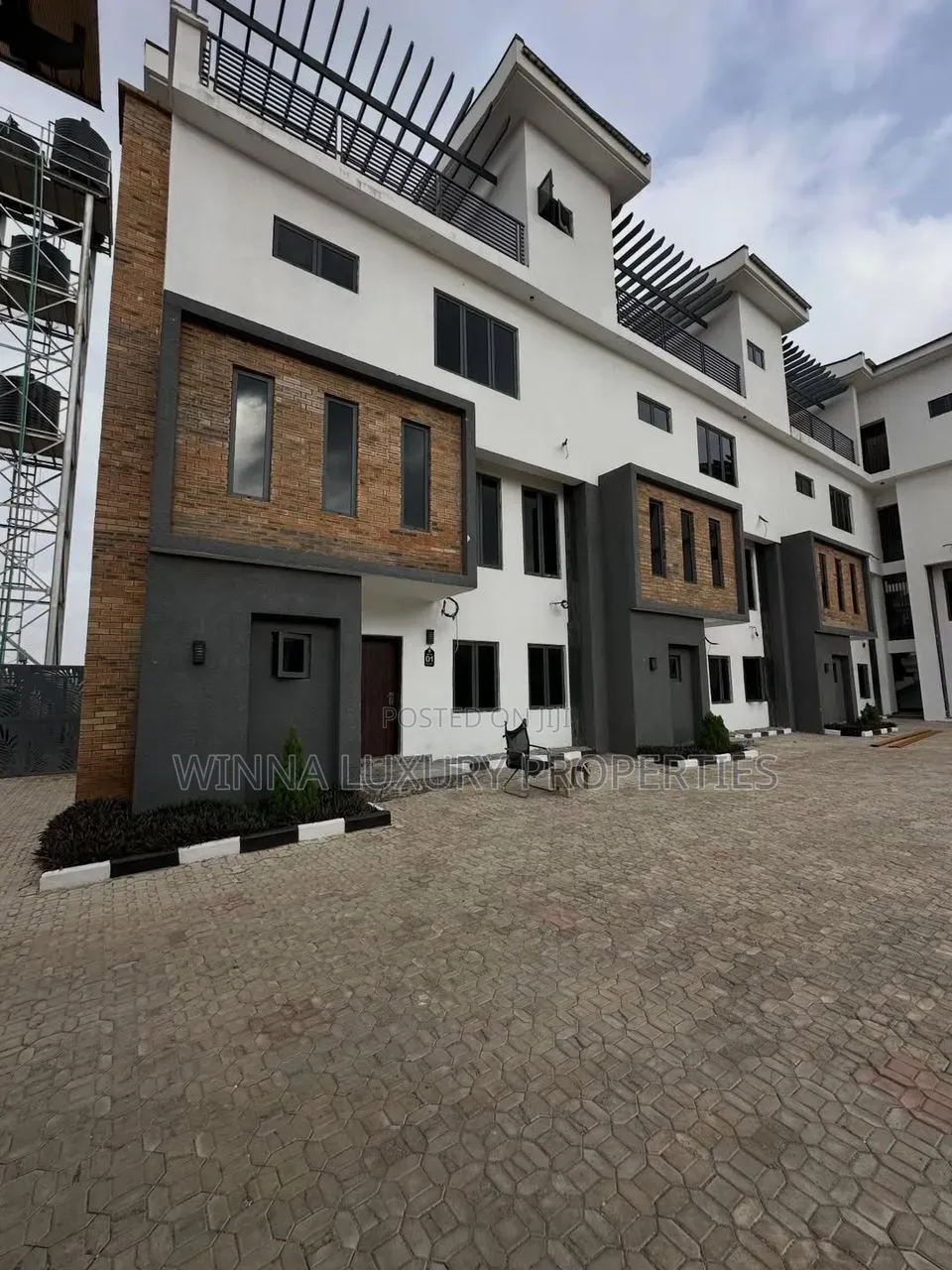 5bdrm Townhouse/Terrace in Jabi Main for sale in Jabi
