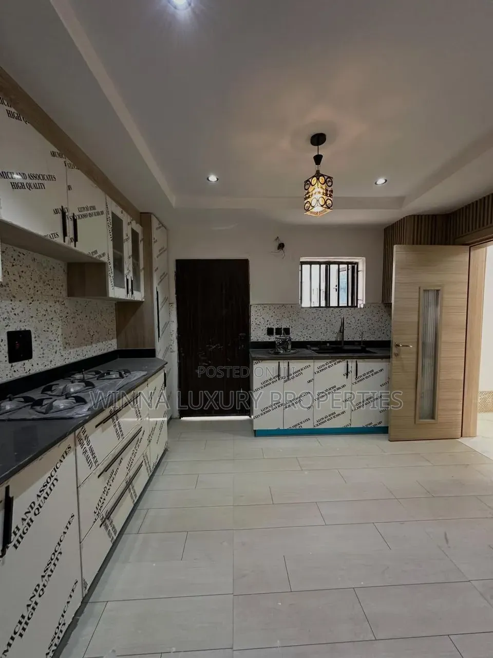 5bdrm Townhouse/Terrace in Jabi Main for sale in Jabi