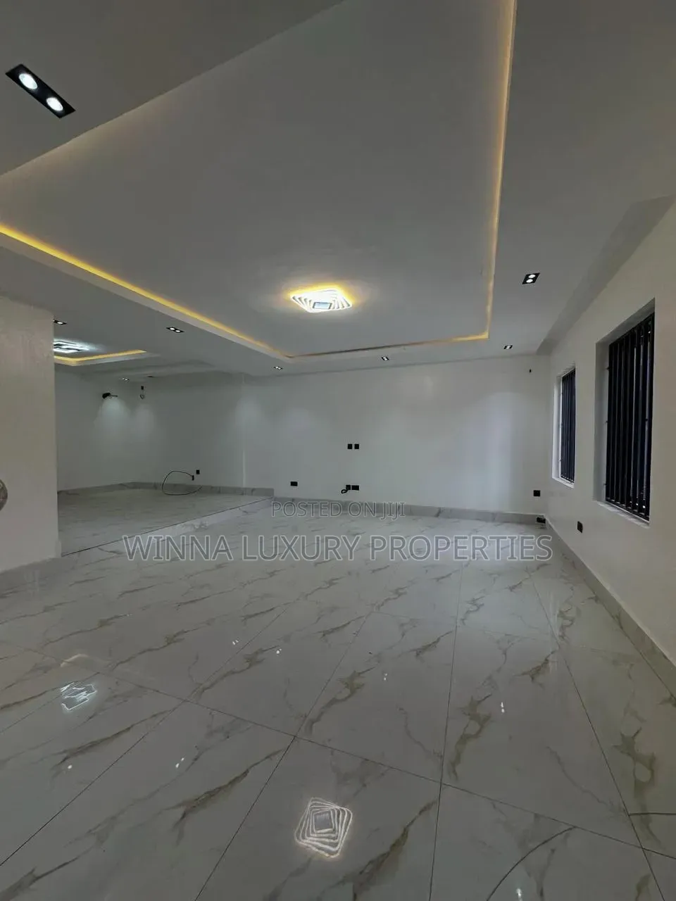 5bdrm Townhouse/Terrace in Jabi Main for sale in Jabi