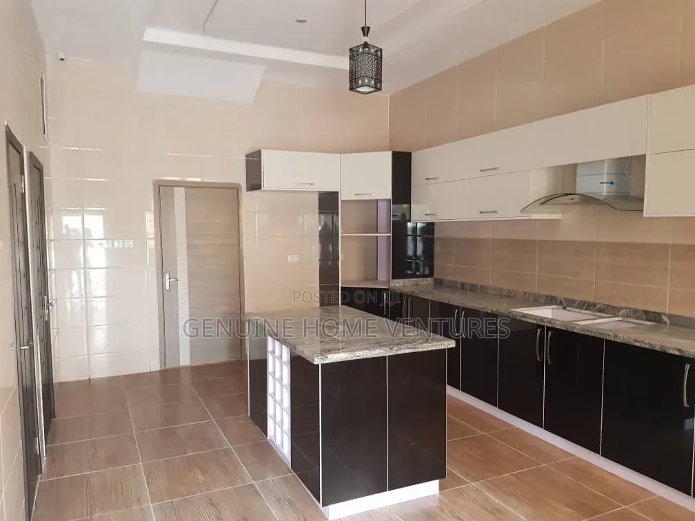 4bdrm Duplex in Ikota Gra for sale in Ikota