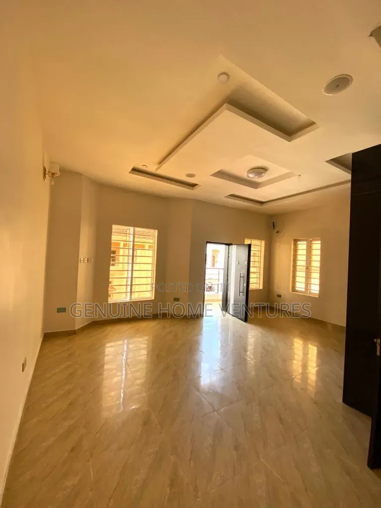 4bdrm Duplex in Ikota Gra for sale in Ikota