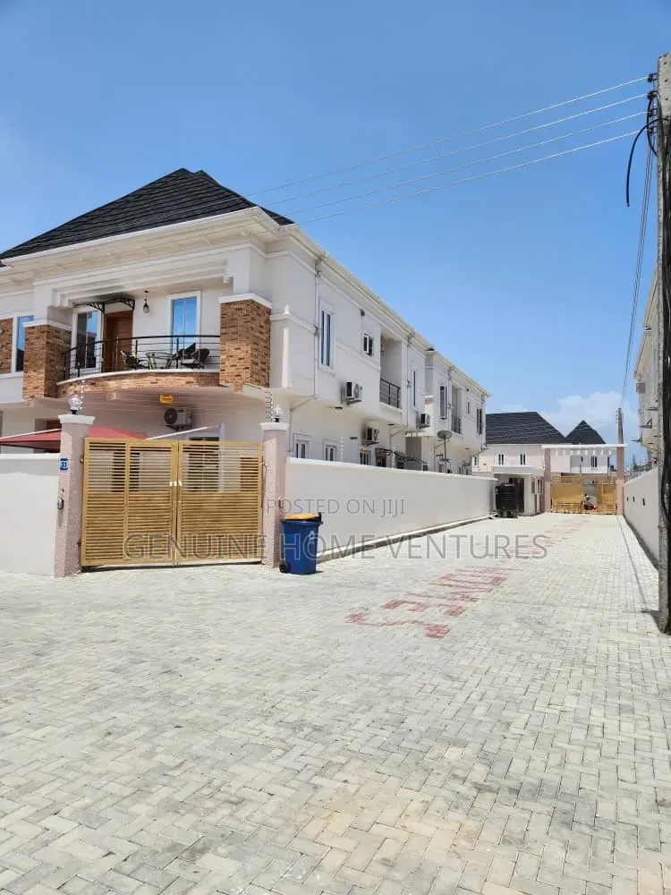 4bdrm Duplex in Ikota Gra for sale in Ikota