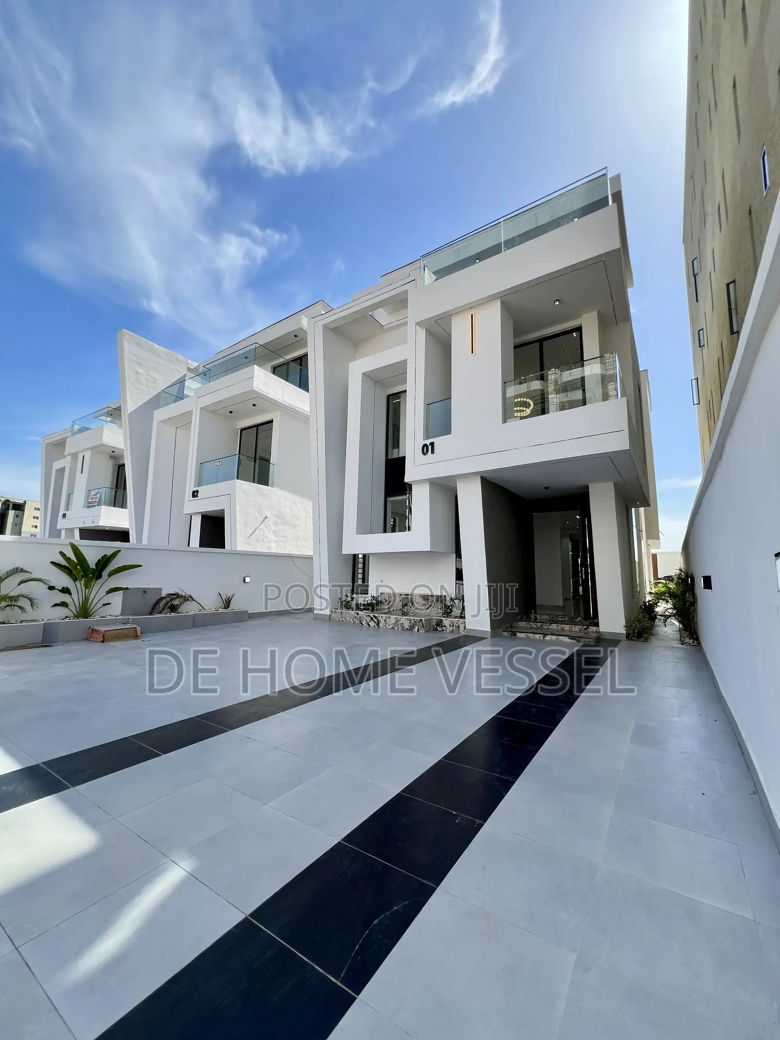 5bdrm Duplex in Lekki Phase 1 for sale in Lekki Phase 1