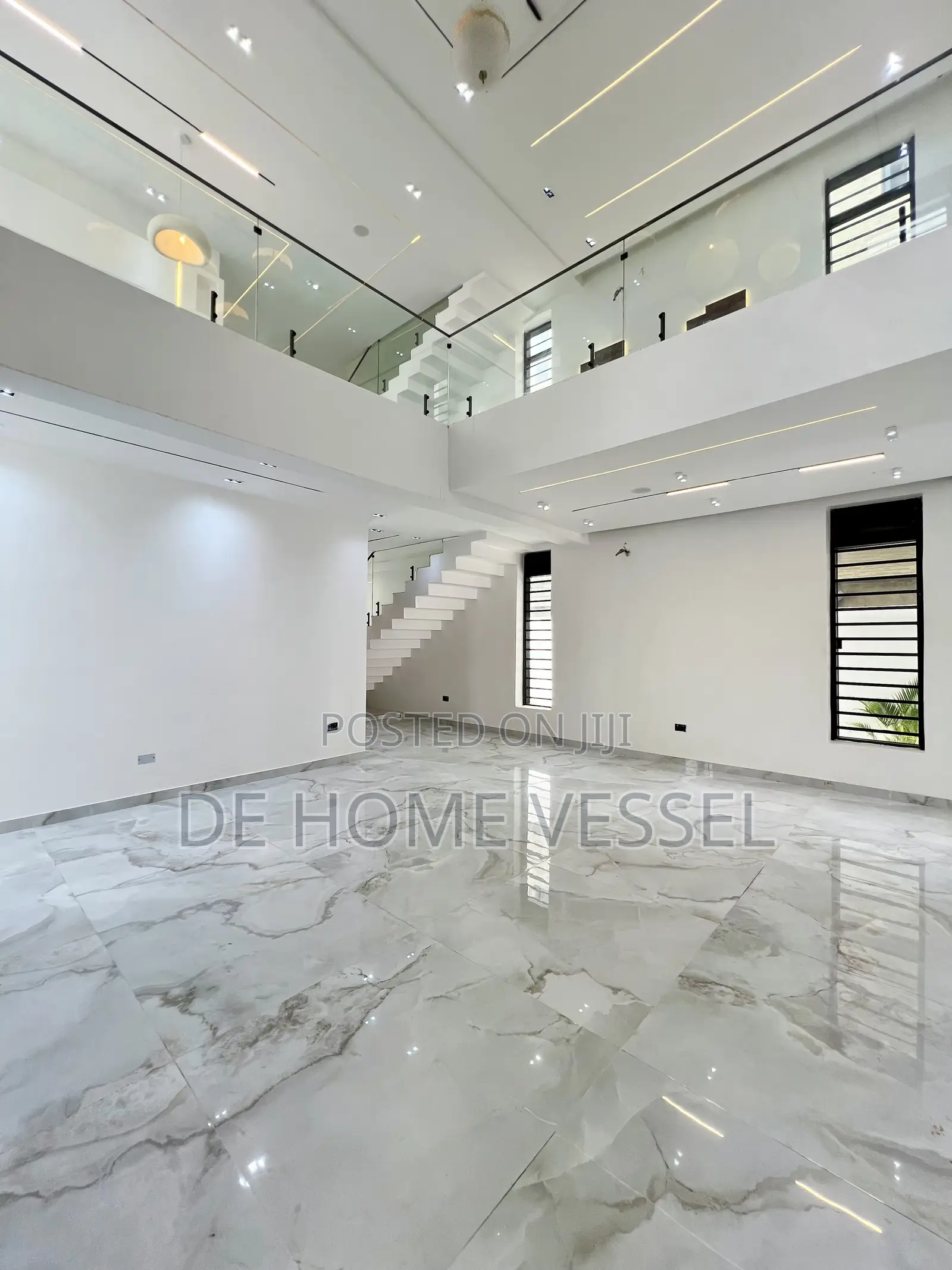 5bdrm Duplex in Lekki Phase 1 for sale in Lekki Phase 1