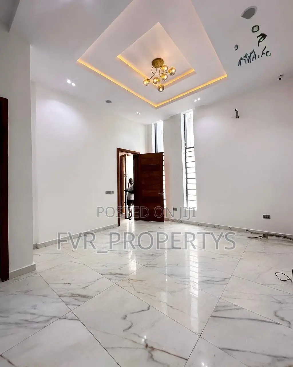 4bdrm Apartment in Chervon Estate, Chevron for rent in Chevron