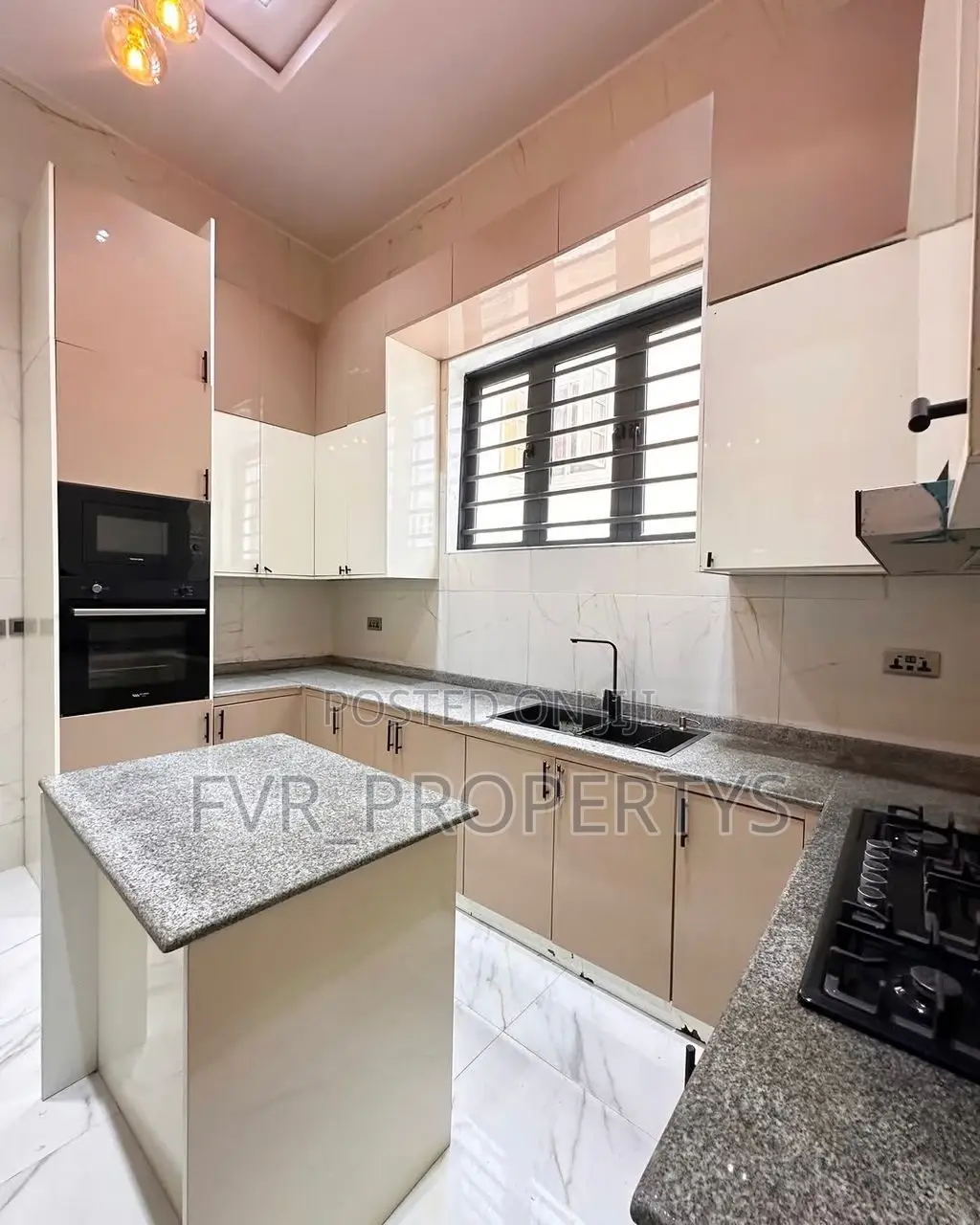 4bdrm Apartment in Chervon Estate, Chevron for rent in Chevron