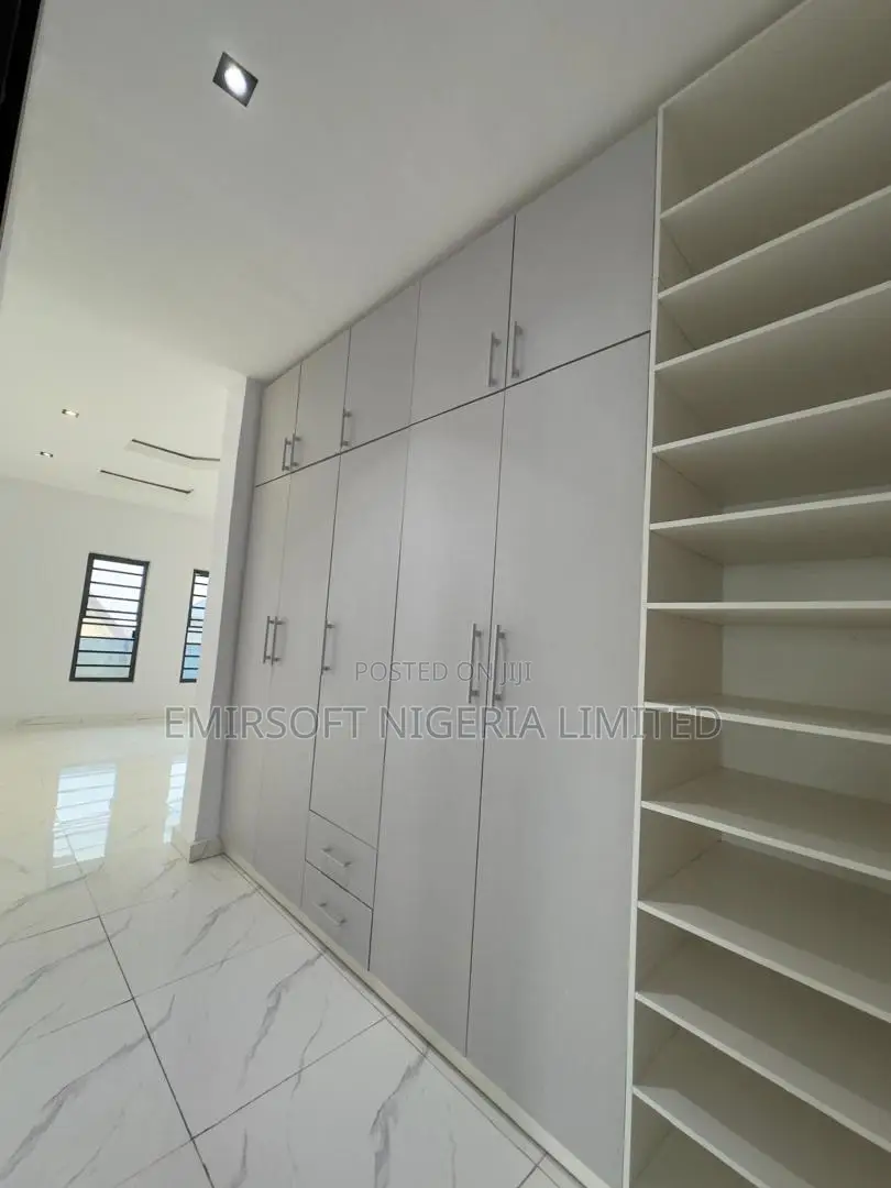 Furnished 4bdrm Duplex in Akobo for sale in Akobo