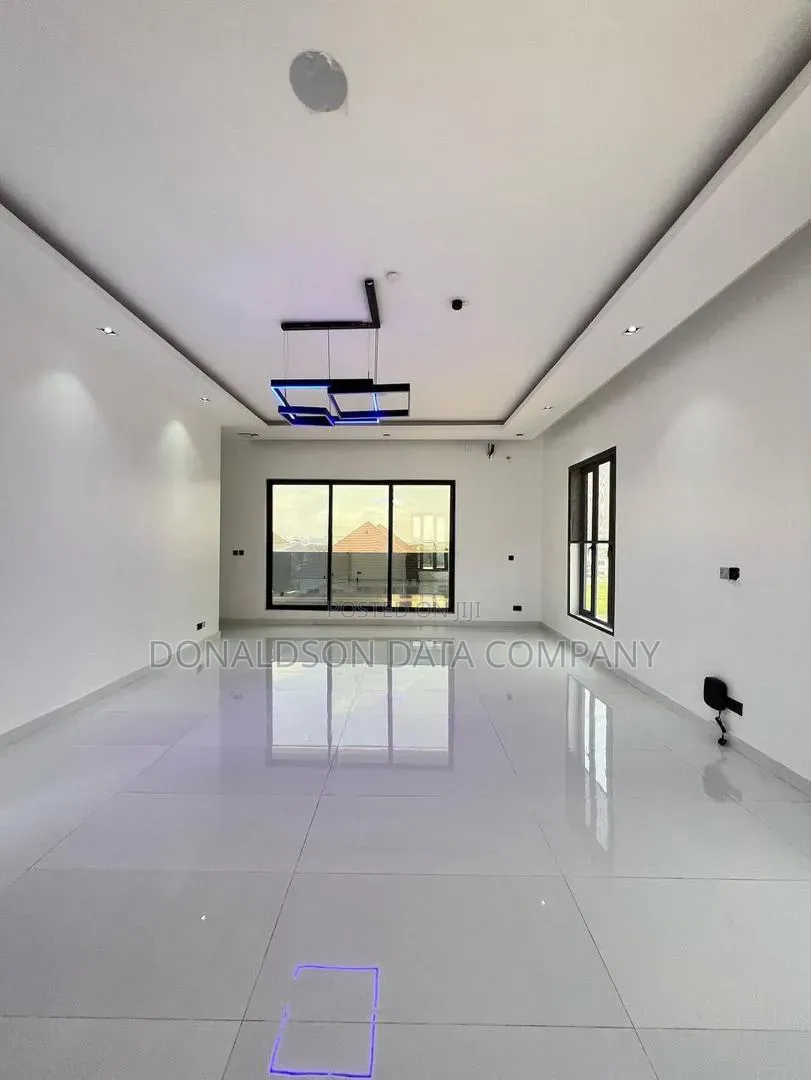 5bdrm Duplex in Ikeja Gra for sale in Ikeja GRA
