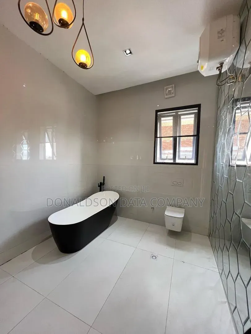 5bdrm Duplex in Ikeja Gra for sale in Ikeja GRA