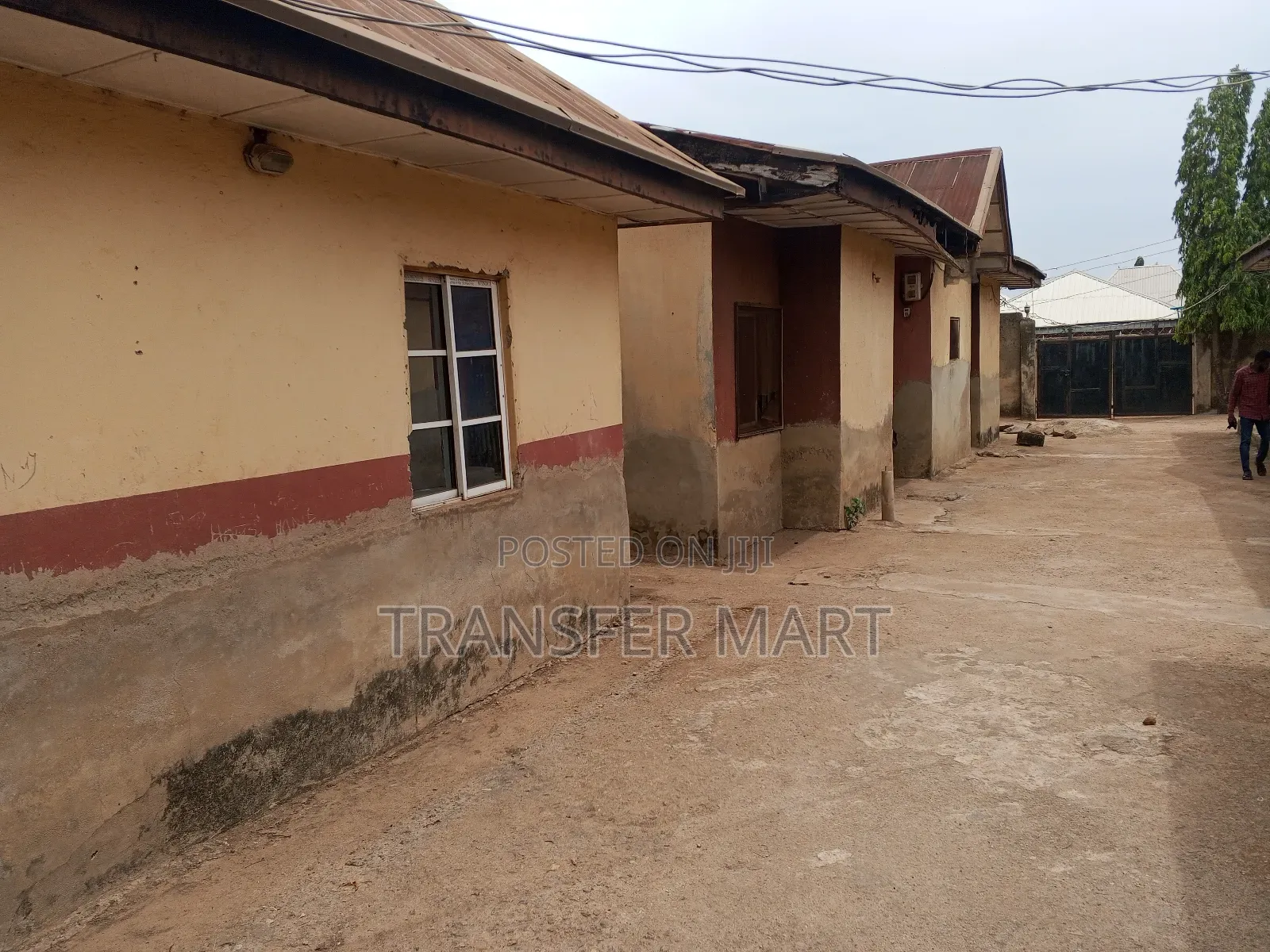 9bdrm Apartment in Maararaba, Mararaba for sale in Mararaba
