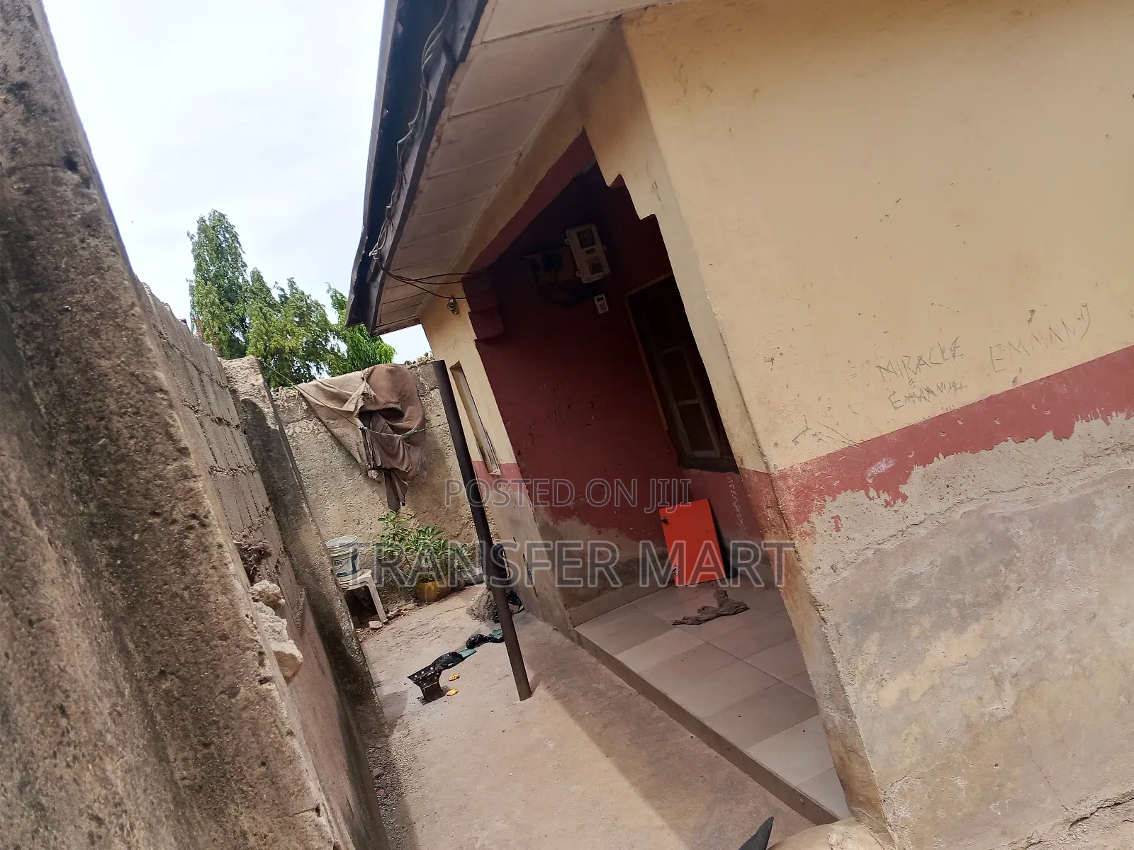 9bdrm Apartment in Maararaba, Mararaba for sale in Mararaba