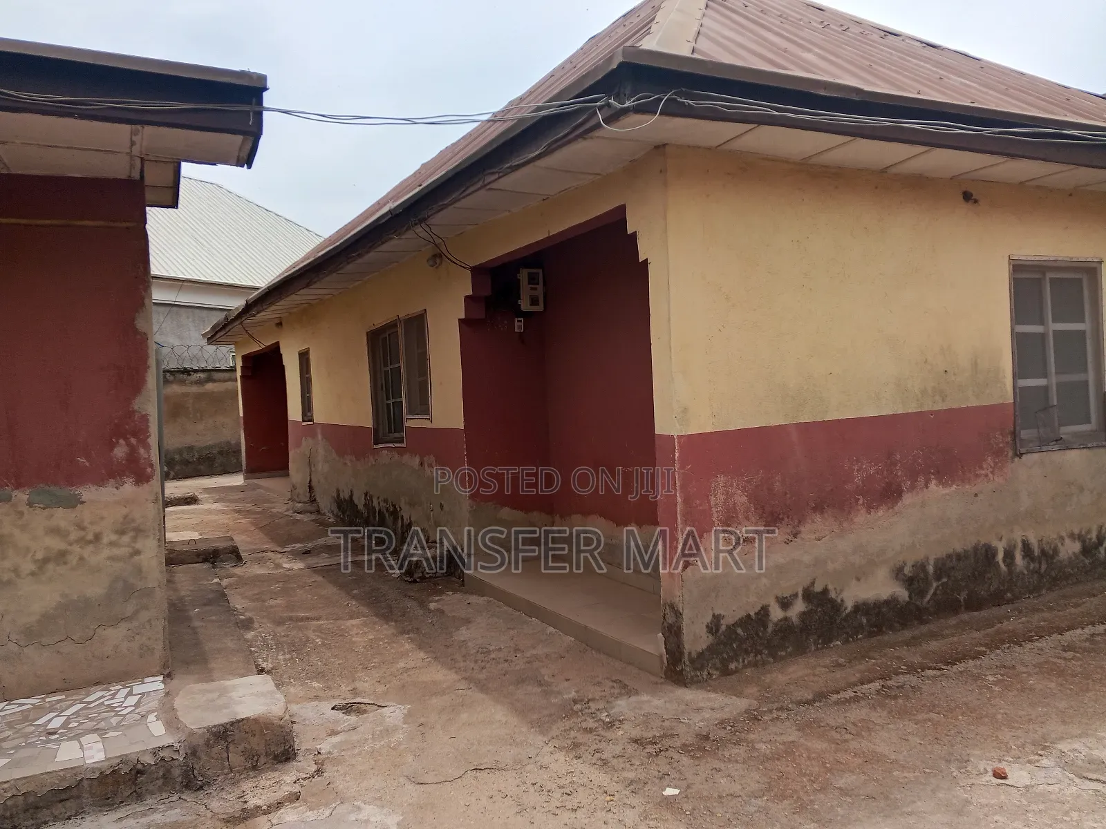 9bdrm Apartment in Maararaba, Mararaba for sale in Mararaba