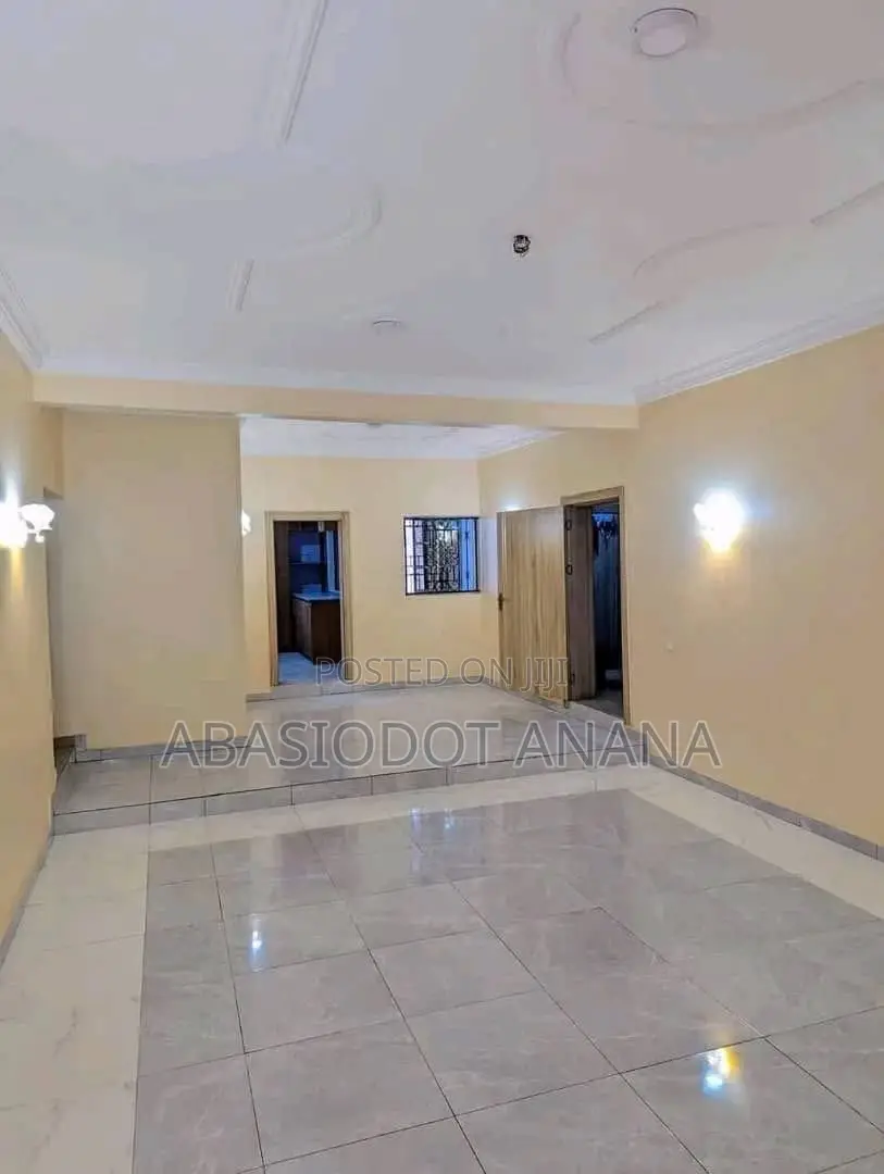 3bdrm Apartment in Shelter Afrique, Uyo for rent in Uyo