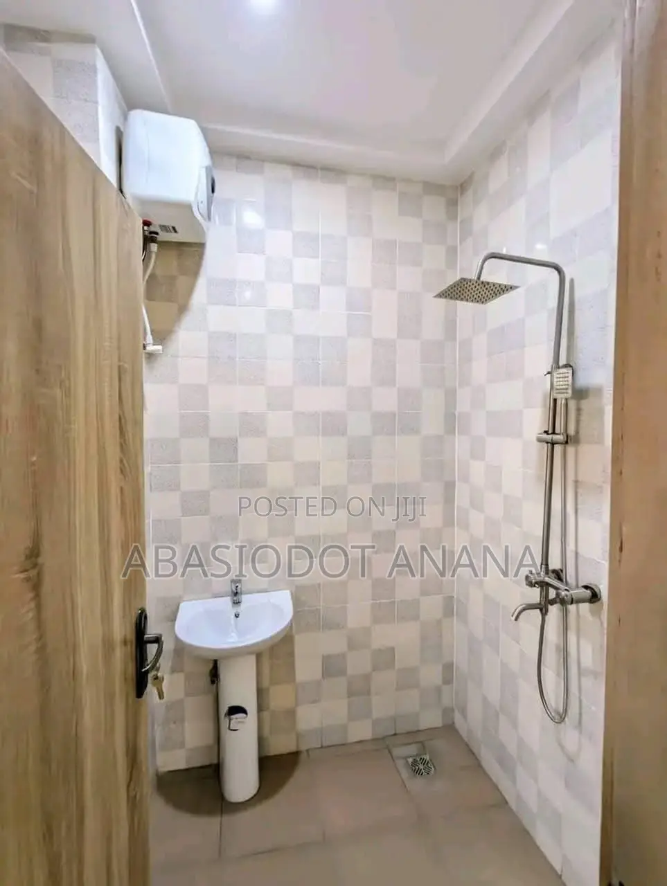 3bdrm Apartment in Shelter Afrique, Uyo for rent in Uyo