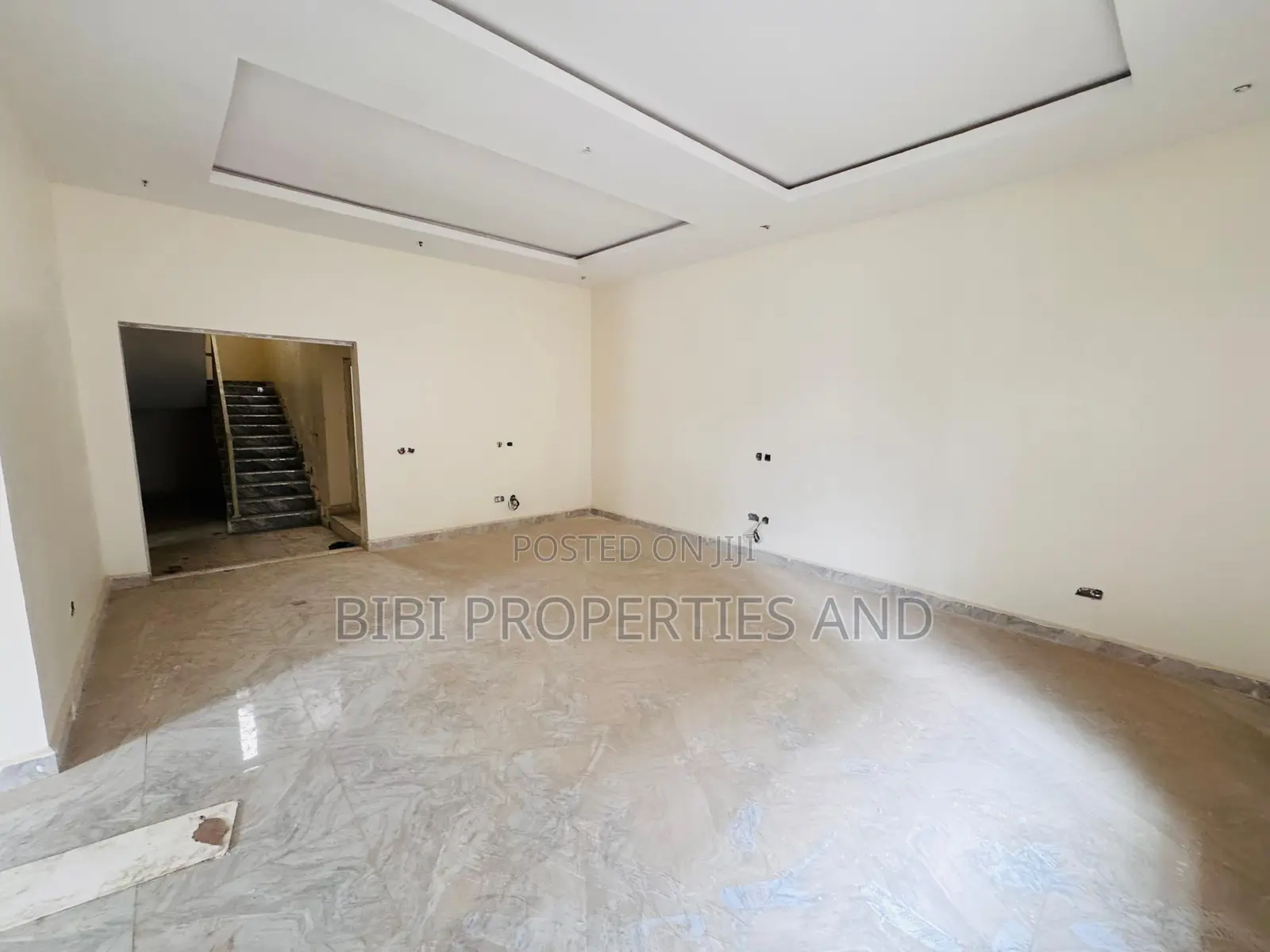 5bdrm Duplex in Idu Industrial for sale in Idu Industrial