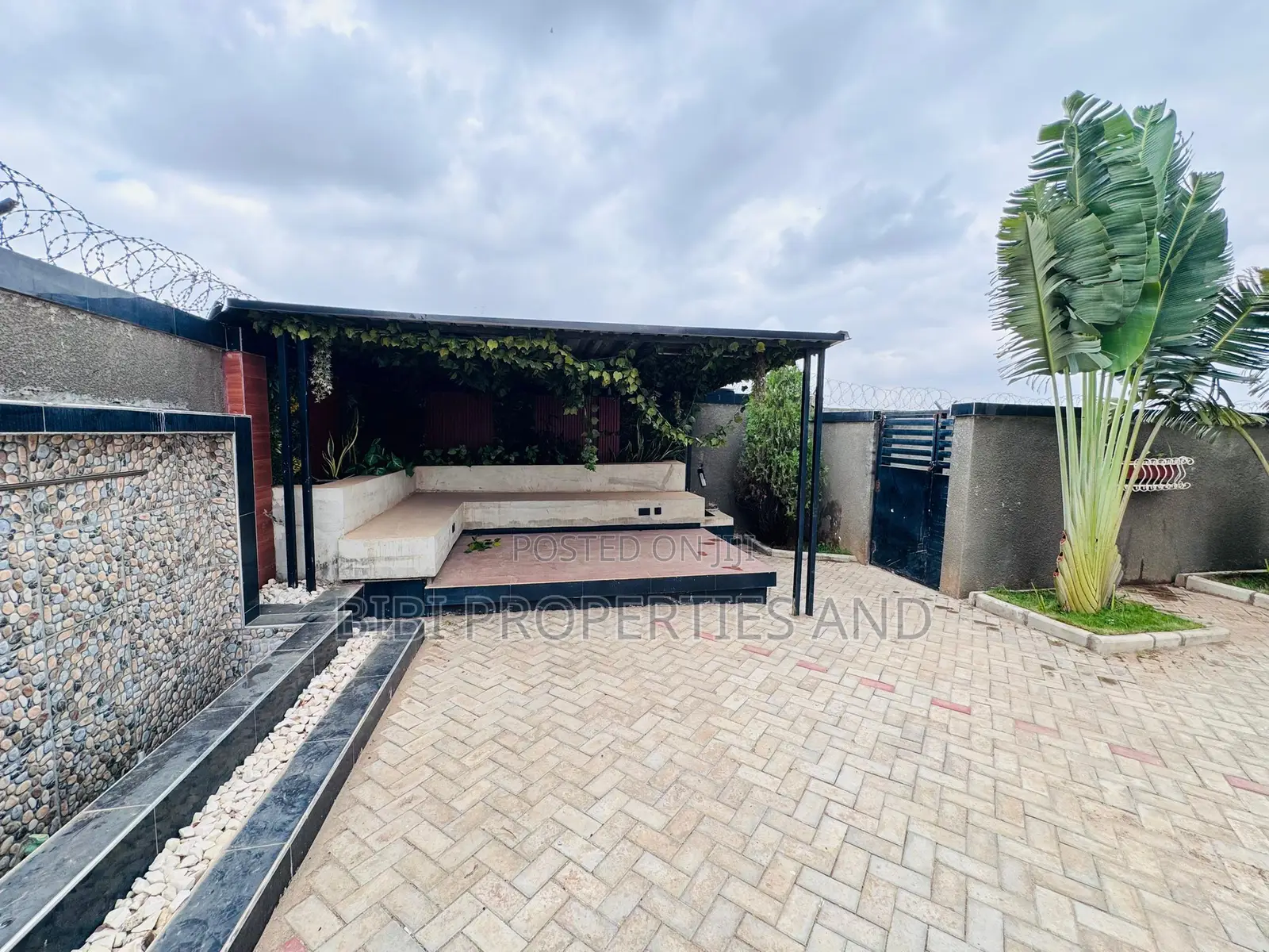 4bdrm Townhouse/Terrace in Citec Estate, Mbora for sale in Mbora