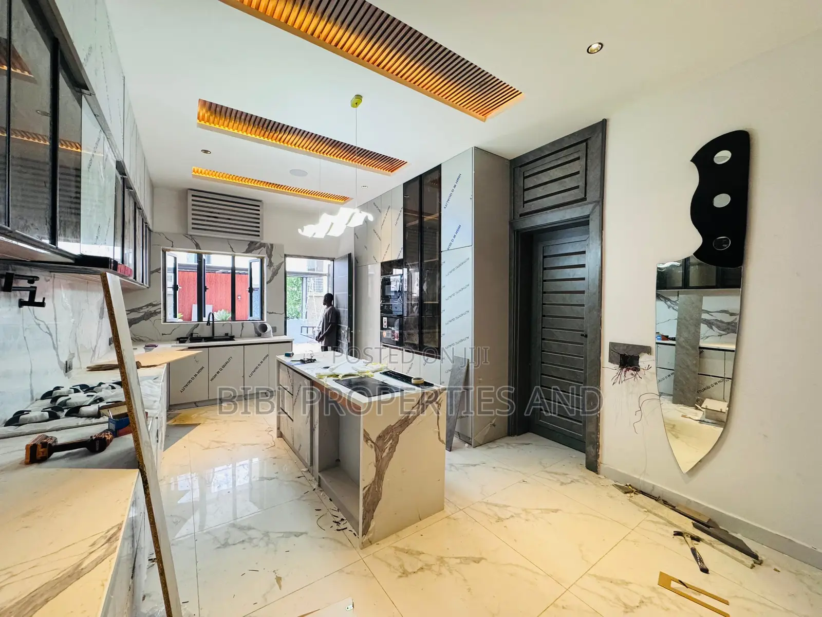 4bdrm Townhouse/Terrace in Utako for sale in Utako