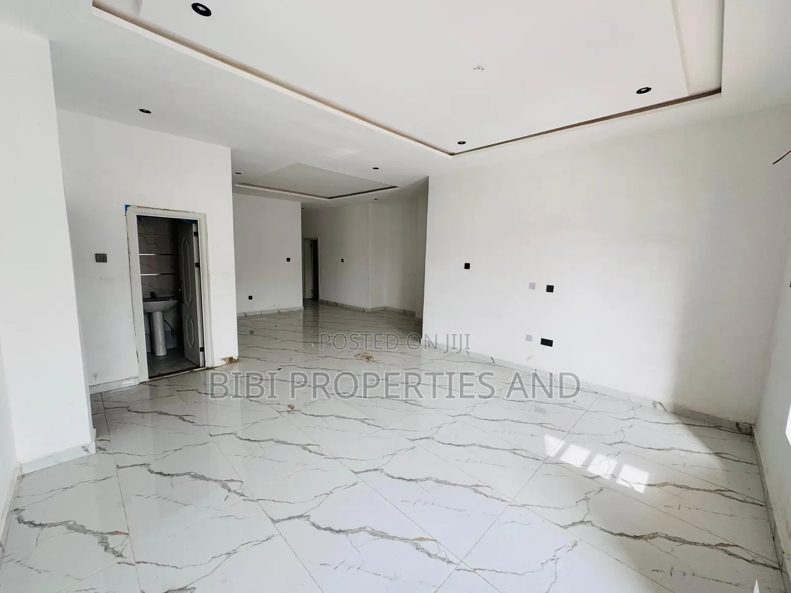 3bdrm Block of Flats in Jahi for sale in Jahi
