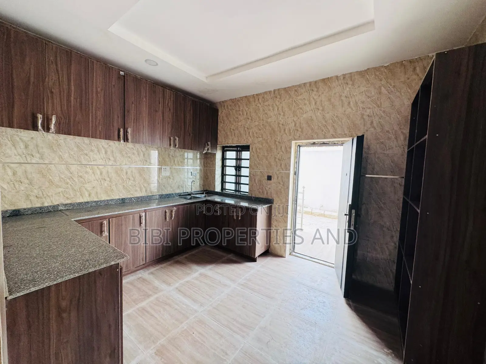 3bdrm Block of Flats in Jahi for sale in Jahi