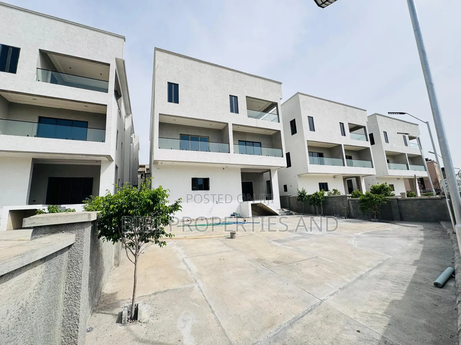 6bdrm Duplex in Katampe Extension for sale in Katampe Extension