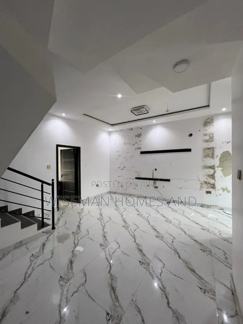 3bdrm Duplex in Ologolo Lekki for rent in Ologolo