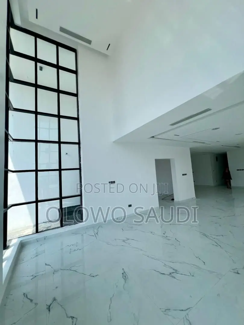 6bdrm Duplex in Ikate for sale in Ikate