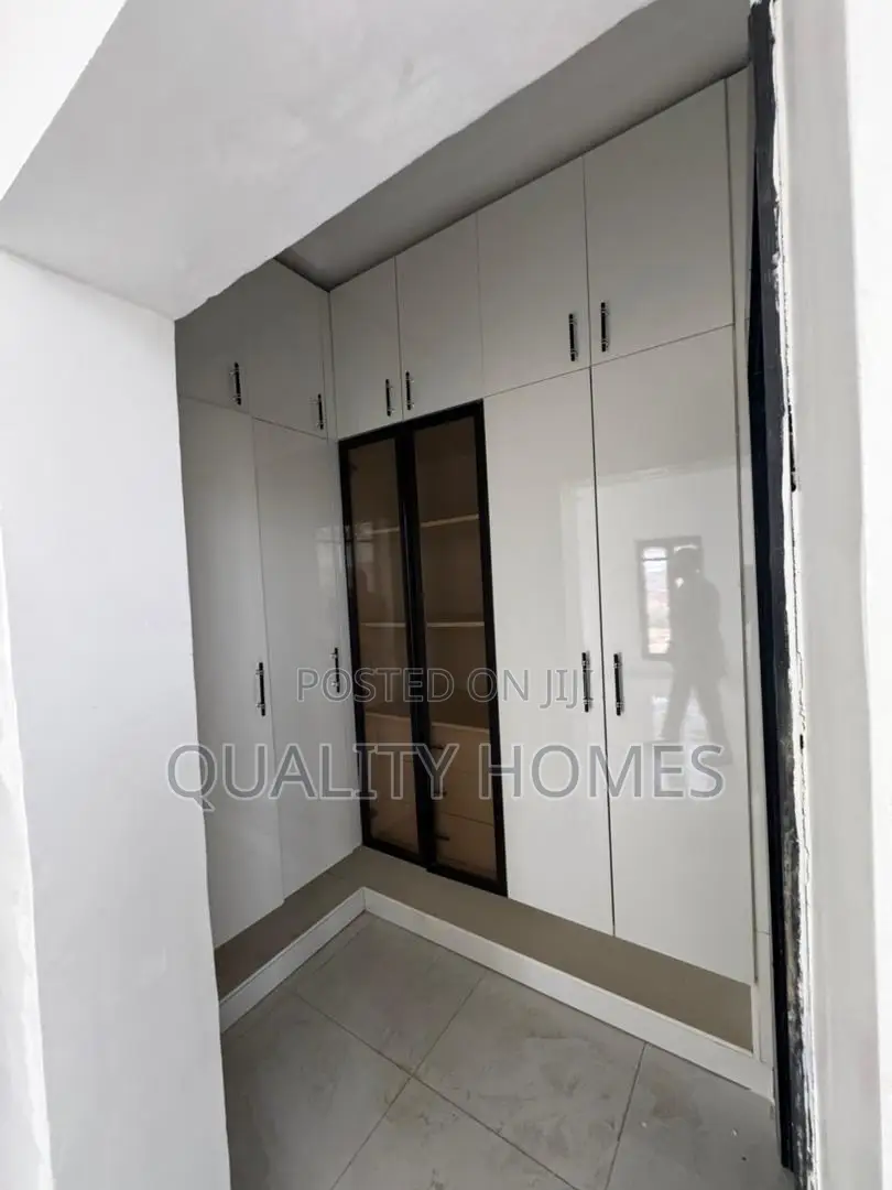 Furnished 20bdrm Mansion in Zone 2 / Wuse for sale in Zone 2 / Wuse