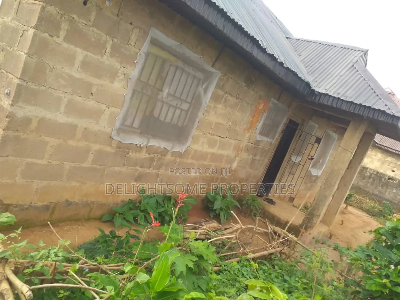 For Sale. Poultry Farm in Ologuneru