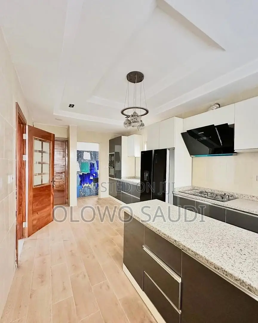 5bdrm Duplex in Lekki for sale in Lekki Phase 1