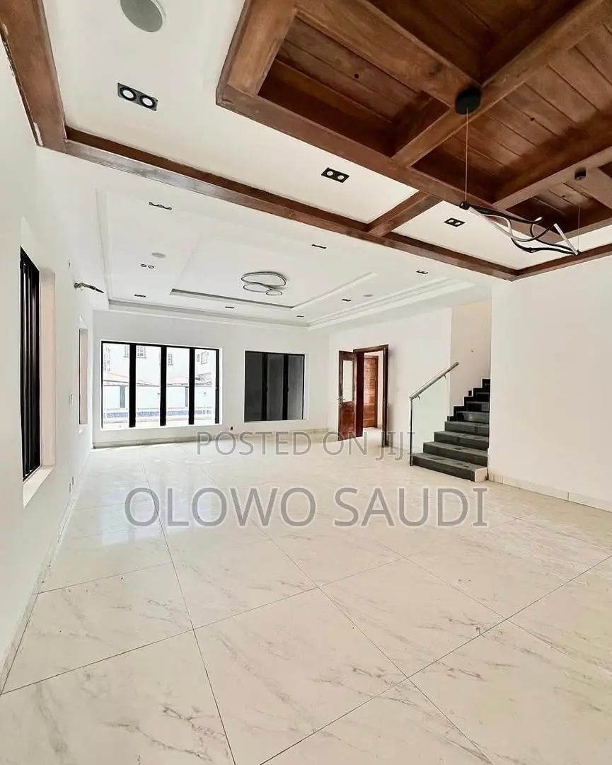 5bdrm Duplex in Lekki for sale in Lekki Phase 1