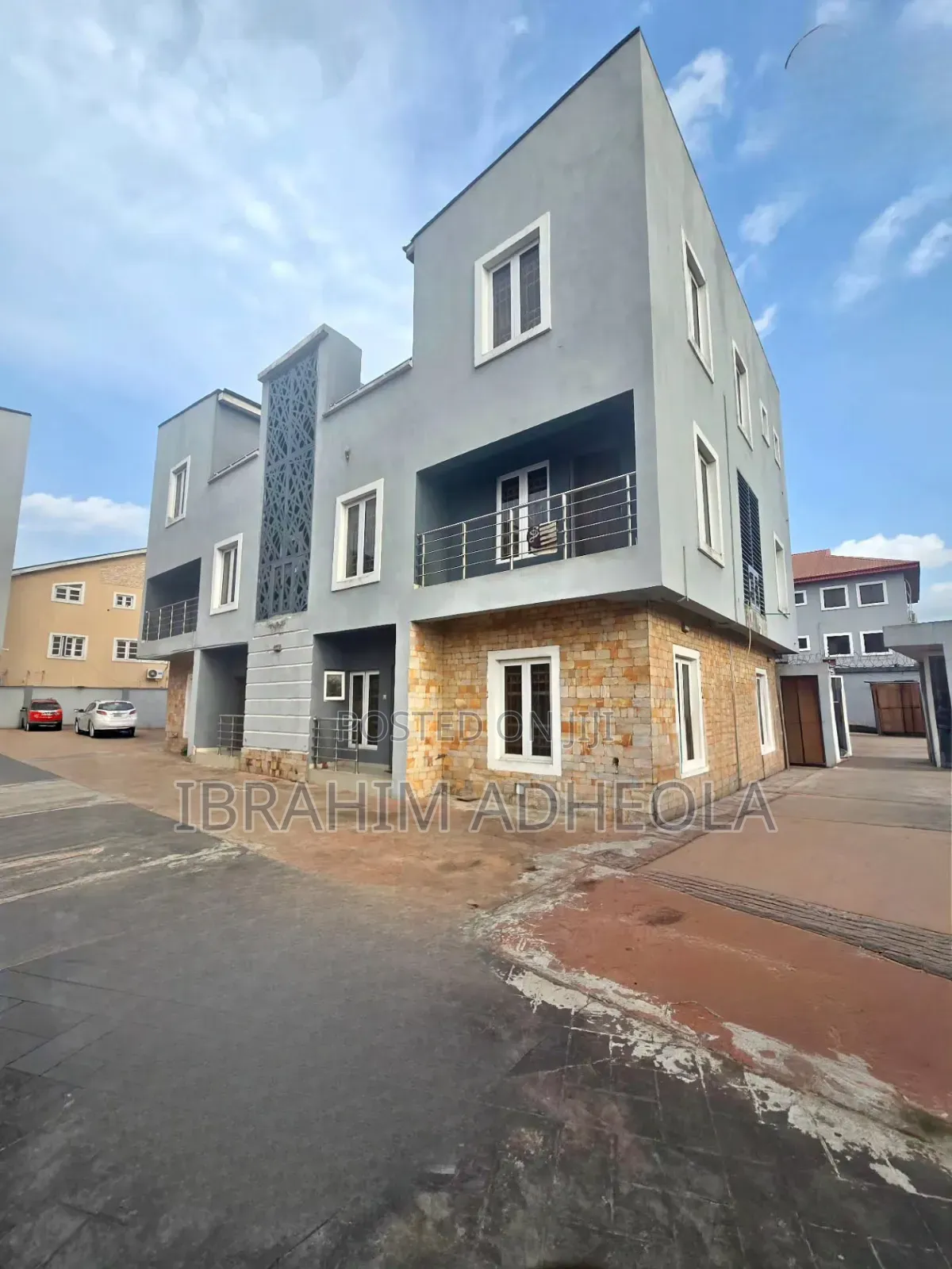 4bdrm Duplex in Maryland, Mende for sale in Mende