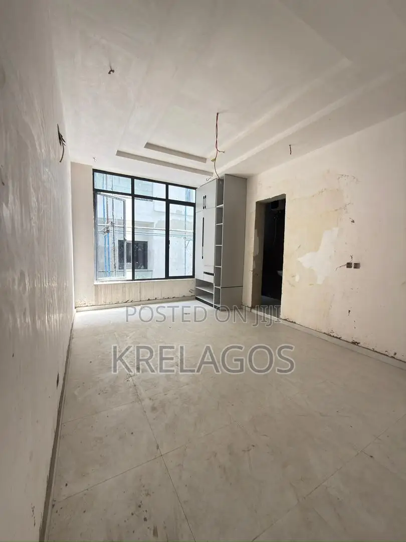 4bdrm Duplex in Ikate for sale in Ikate
