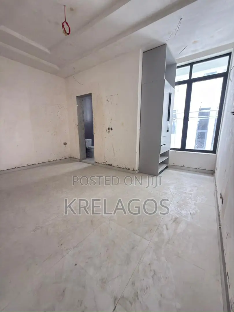4bdrm Duplex in Ikate for sale in Ikate