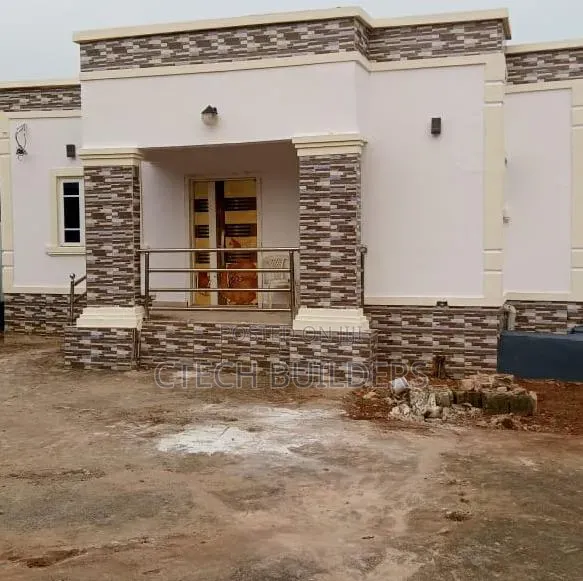 3bdrm Bungalow in Benin City for sale in Benin City