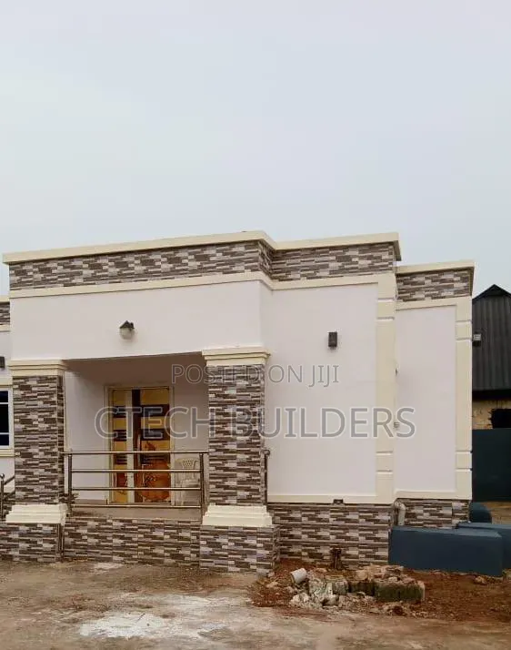 3bdrm Bungalow in Benin City for sale in Benin City