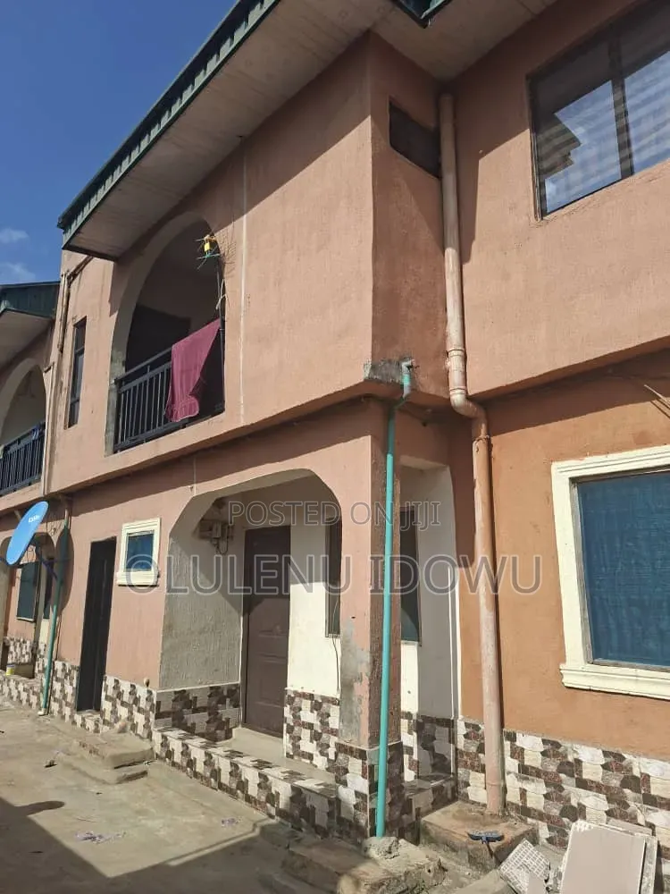 Furnished 3bdrm Block of Flats in Baruwa for sale in Baruwa
