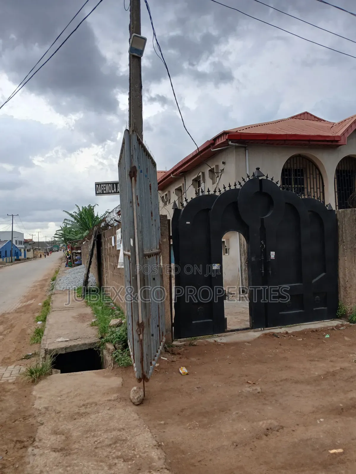 3bdrm Block of Flats in Abule Egba for sale in Abule Egba