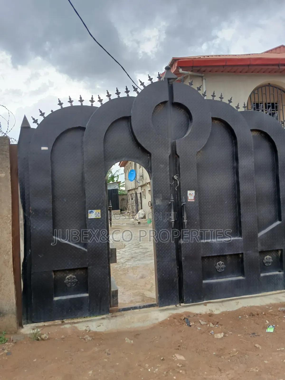 3bdrm Block of Flats in Abule Egba for sale in Abule Egba