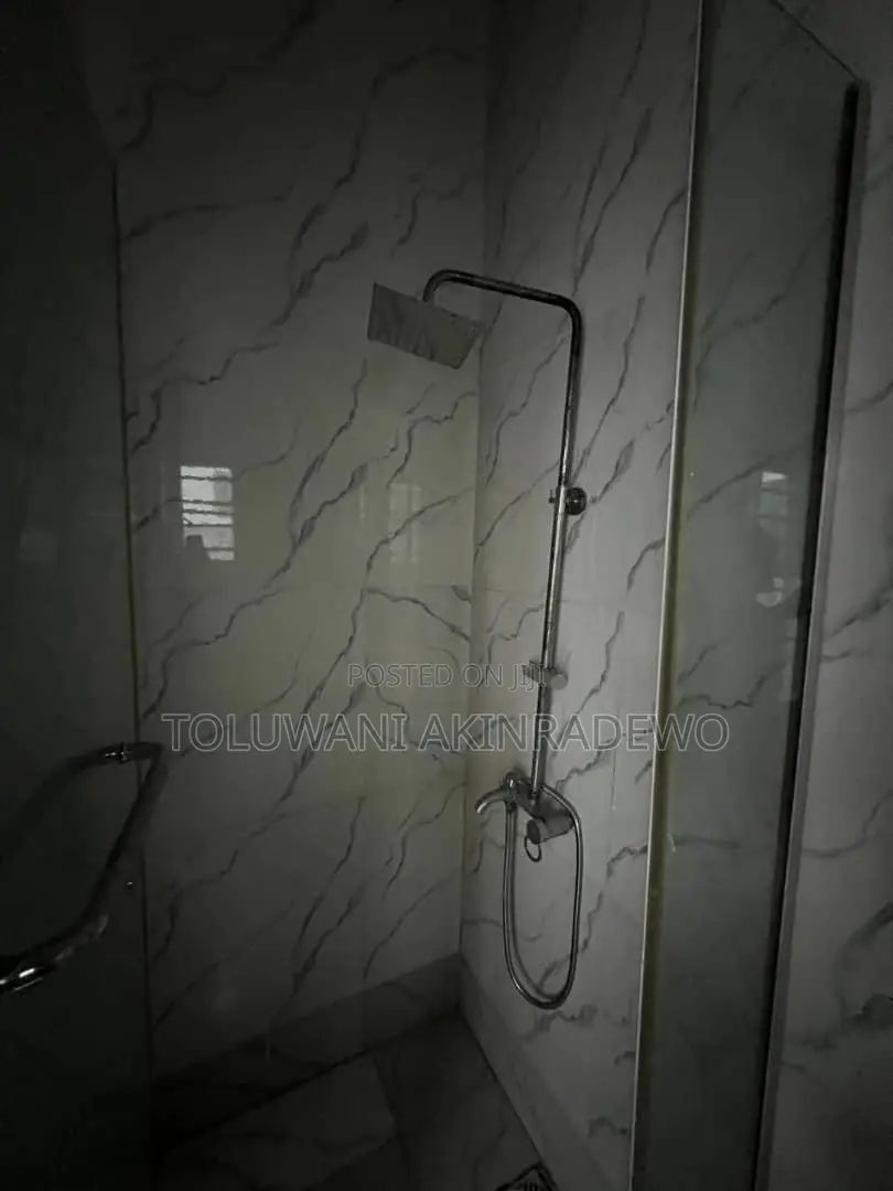Mini Flat in Orchid Road Lekki for rent in Lekki Expressway
