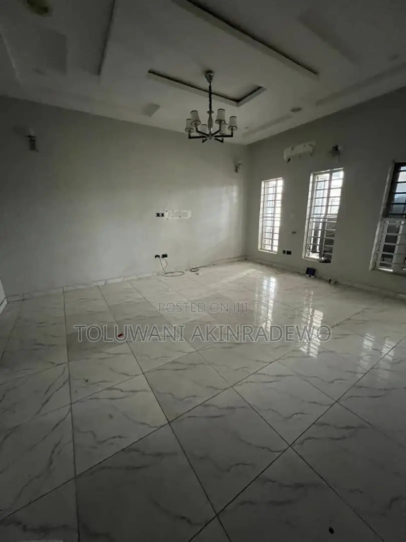 Mini Flat in Orchid Road Lekki for rent in Lekki Expressway