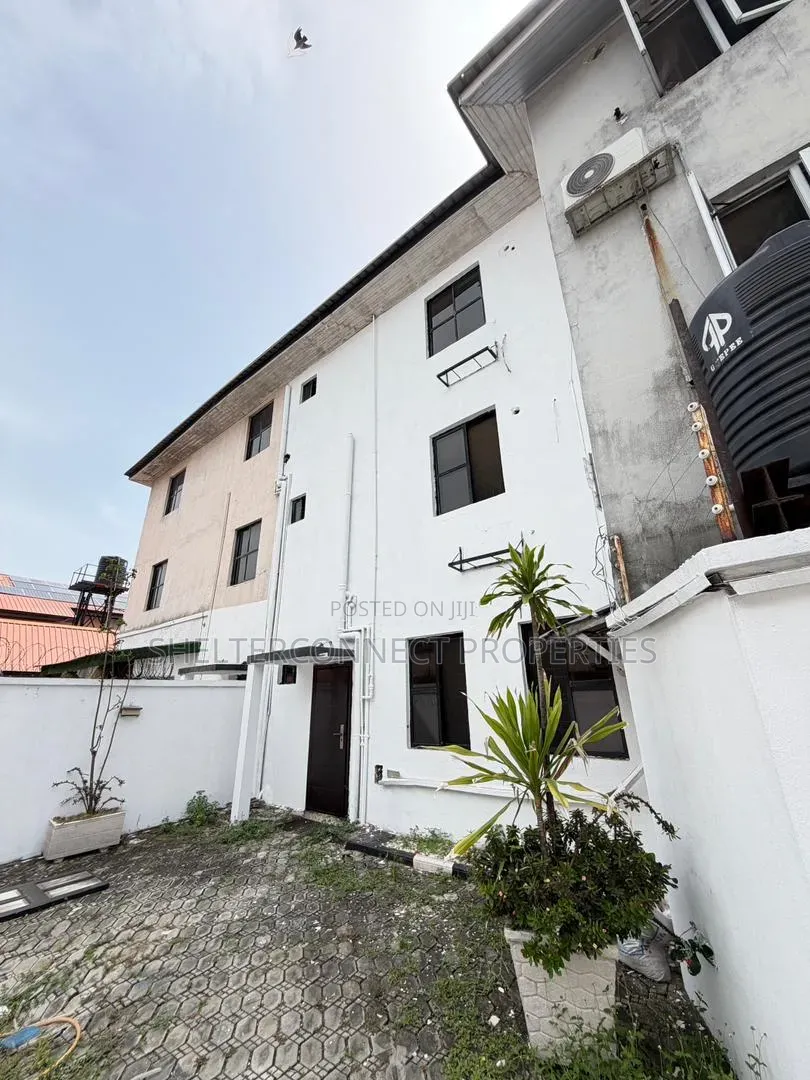4bdrm Duplex in Lekki Phase 1 for sale in Lekki Phase 1